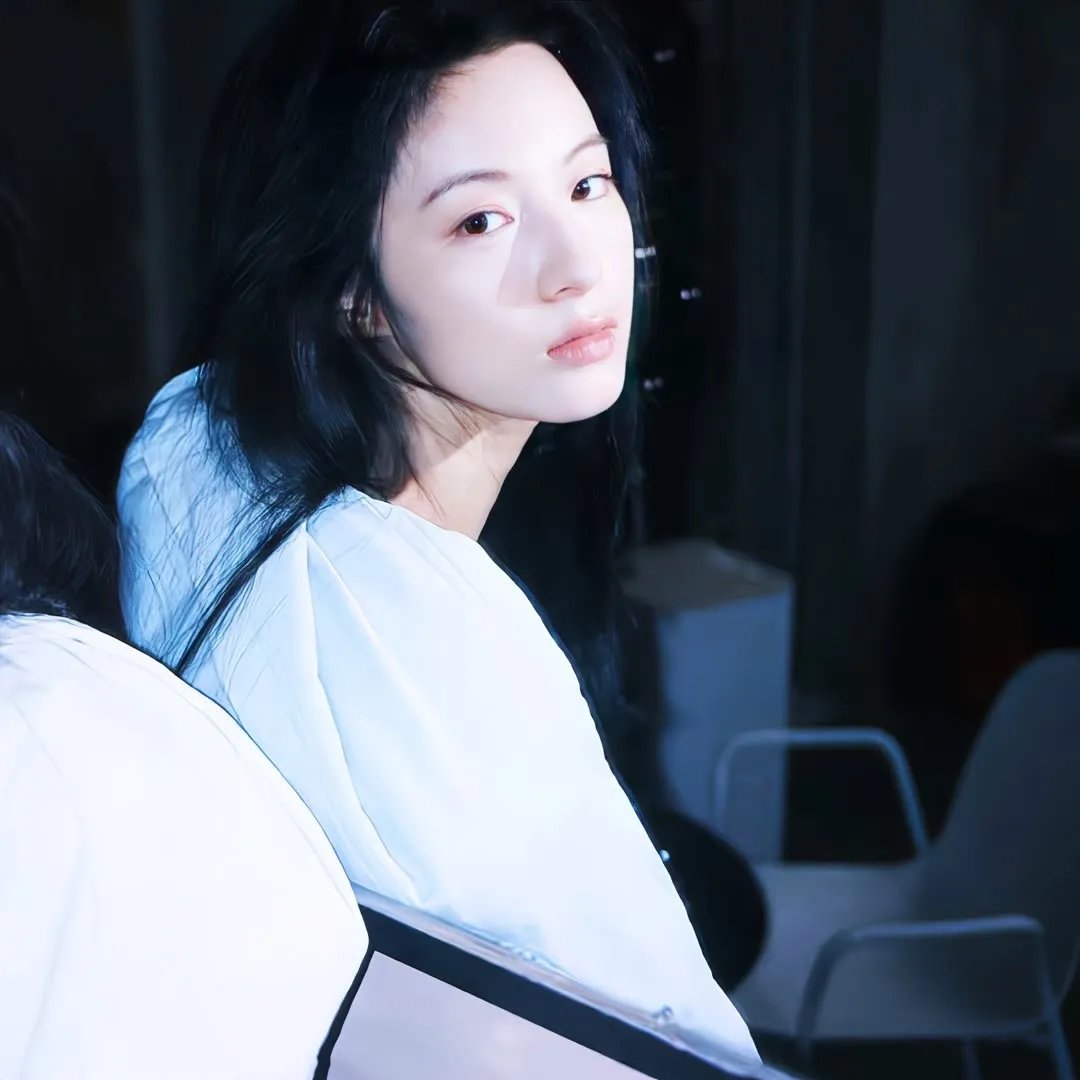 银坛莺燕